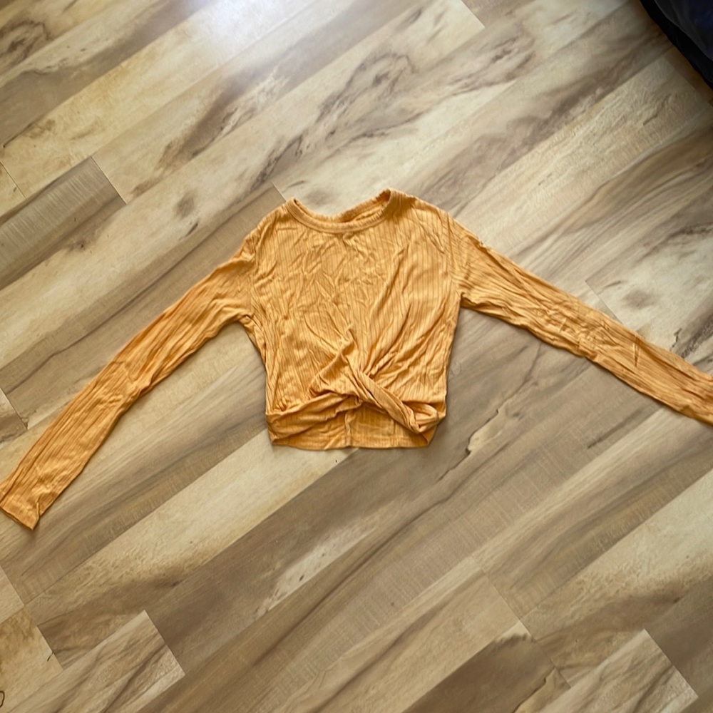 Hollister long sleeve crop top